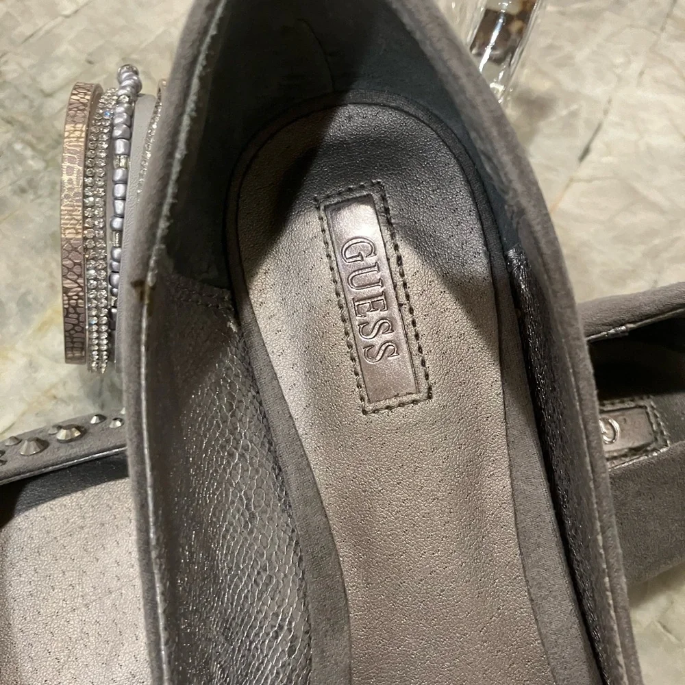 GUESS Suede Studded Flats Sz 8 🌺HP🌺 - Picture 4 of 7